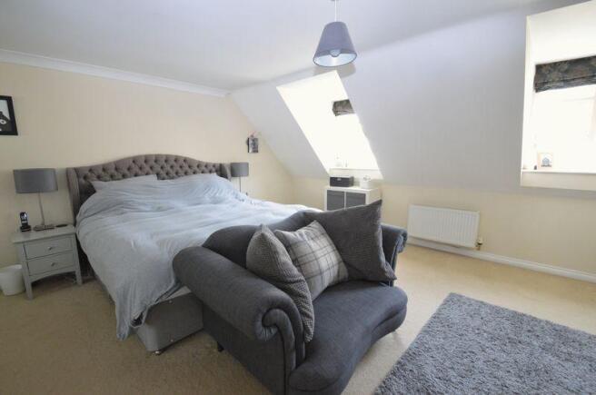 MASTER BEDROOM..