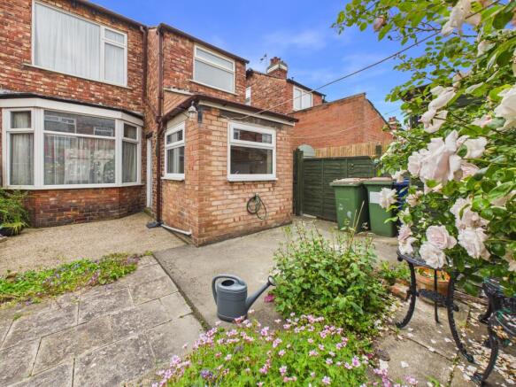 3 bed Semi-Detached for sale Image 6