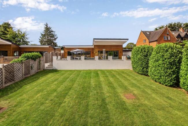 1 Meadow View-32m2.jpg