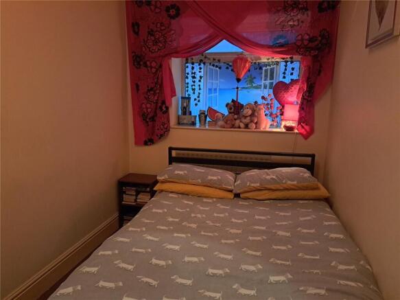 1 bed Apartment to rent Image 4