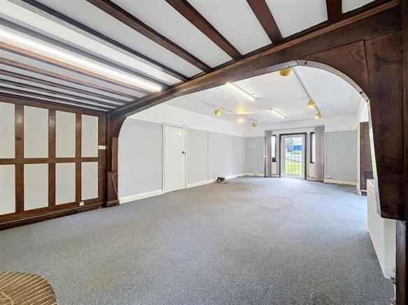 5 bed Detached for sale Image 5