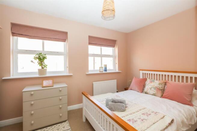 2 bed Terraced for sale Image 8