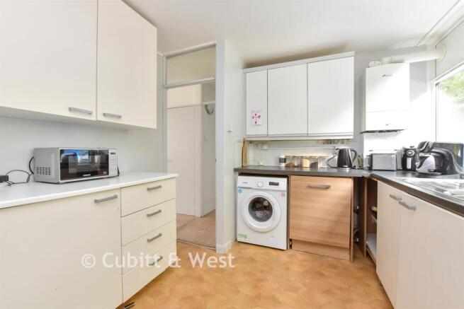 Kingston Road, Epsom, Surrey photo 3