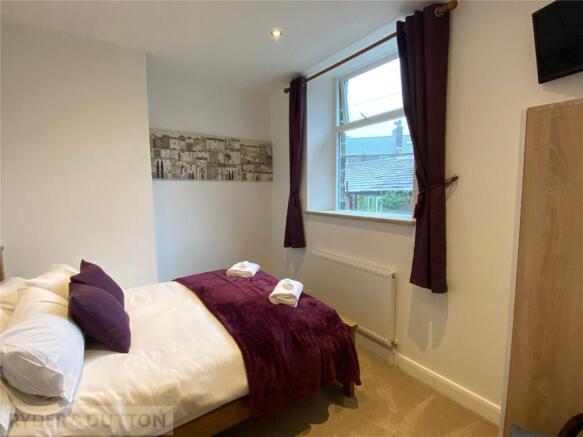 2 bed Terraced to rent Image 4