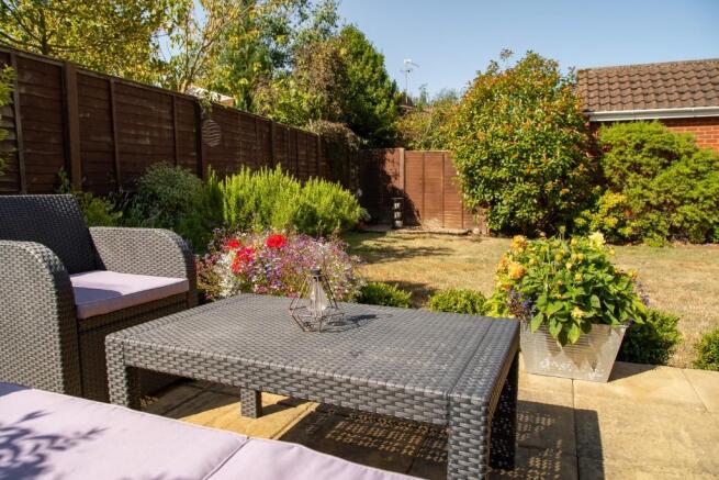 Private gardenb