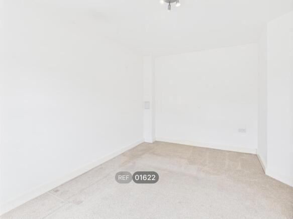 2 bed Terraced to rent Image 6