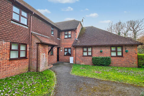 Farm View Drive, Basingstoke, RG24