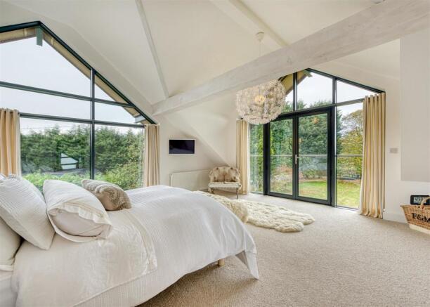 Grouse Lodge-bed1b.jpg