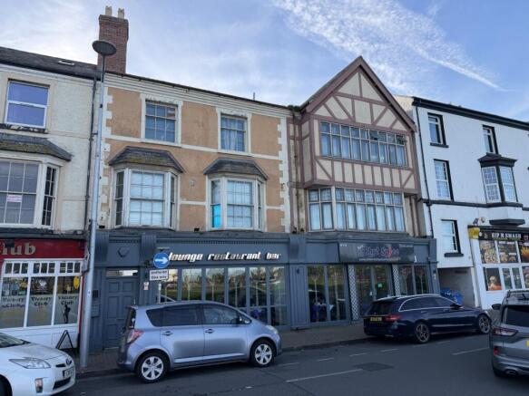 1 bed flat to rent Queens Street, Rhyl LL18 1SB