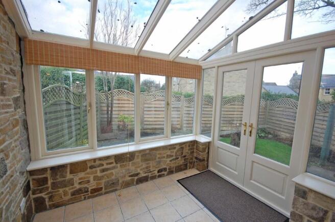 3 bed Semi-Detached to rent Image 5