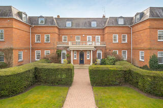 2 The Dell, Bishopsgate Road, Englefield Green, Egham, Surrey TW20 0XP