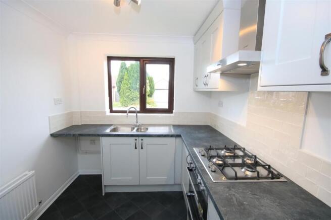 FITTED KITCHEN