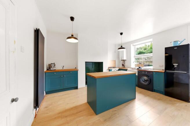 2 bed Terraced for sale Image 6