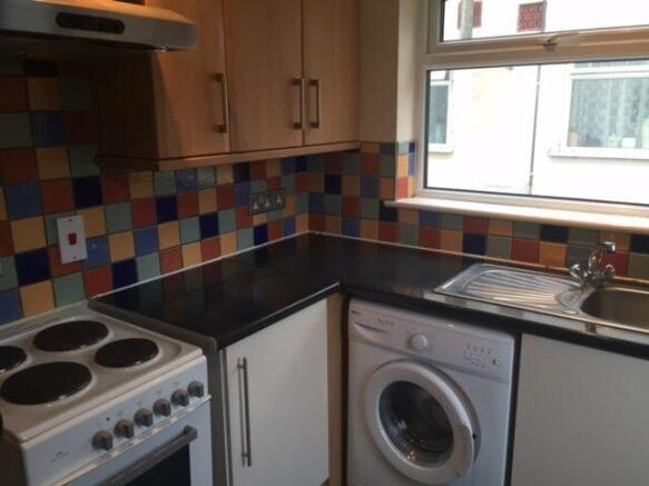 2 bed maisonette to rent in Hounslow