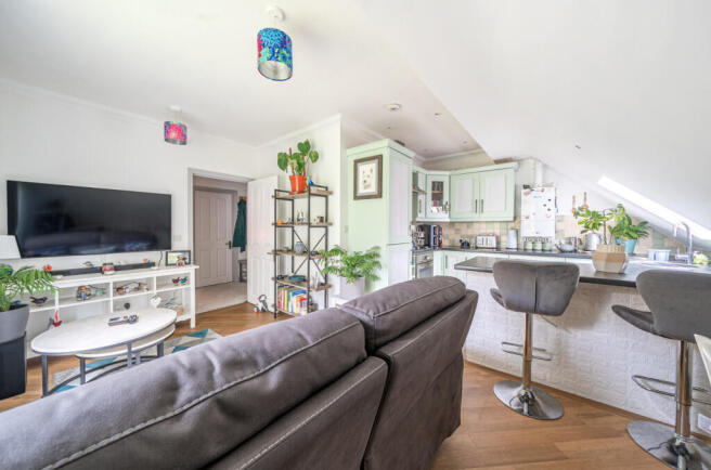 1373110-9-6904dcb...