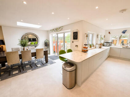 Queensway, West Wickham, BR4