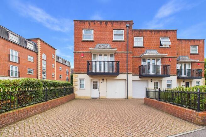 7-bed terraced on Shepherds Spring Lane, Andover, Hampshire, SP10, £425,000