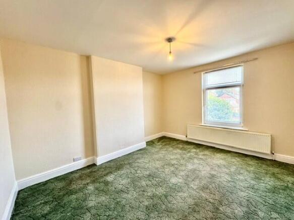 3 bed House to rent Image 6