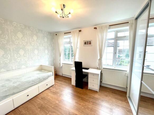 Bedroom 2 (Double)