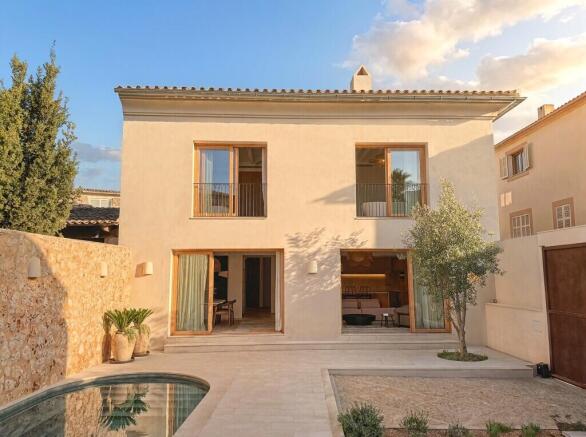 1. Exterior - Can Be