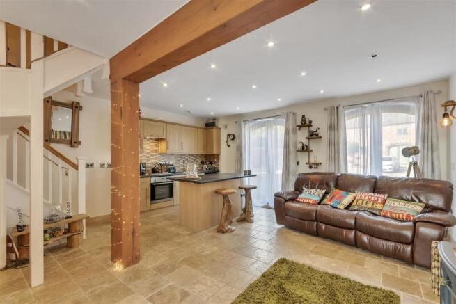 OPEN PLAN KITCHEN/LIVING/DINING ROOM