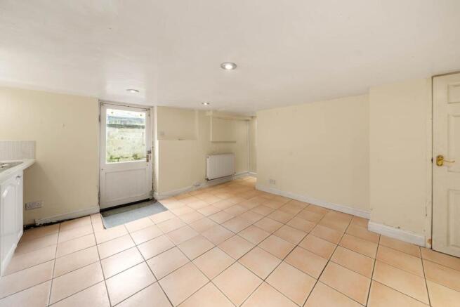 2 bed Terraced for sale Image 7