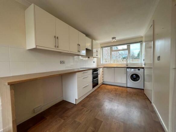 KITCHEN DINING ROOM
