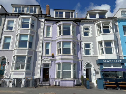 Trem Afon 5 Bodfor Terrace, Aberdyfi, Gwynedd, LL35 0EA