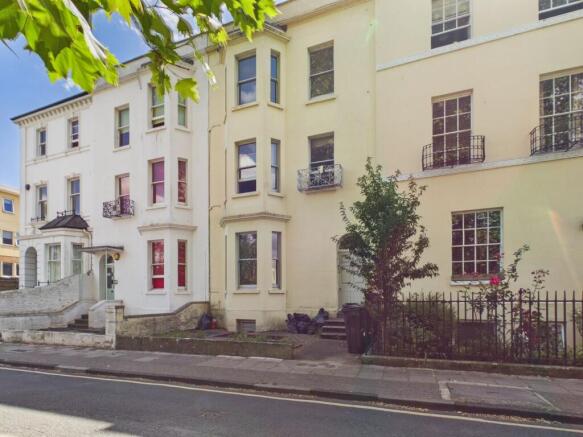 4-bed flat on Brunswick Square, Gloucester, GL1, £515,000