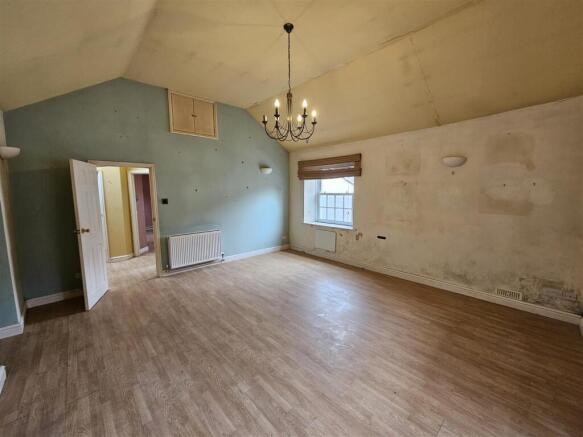 Living Room 1.jpg