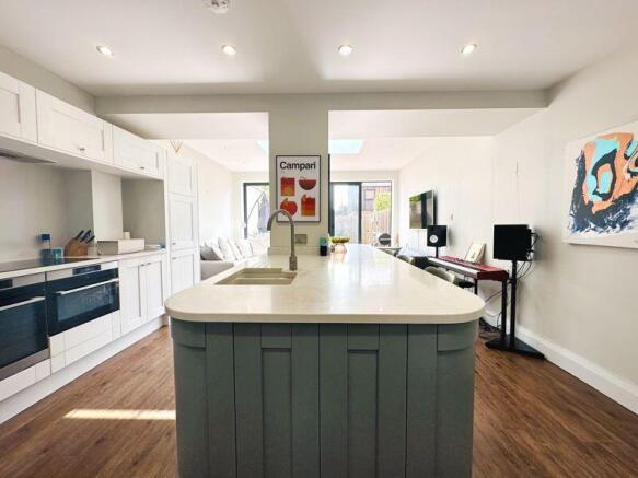 4 bed Terraced for sale Image 7