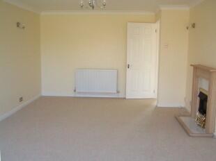 SITTING/DINING ROOM