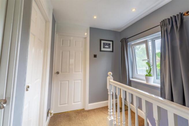 FIRST FLOOR LANDING