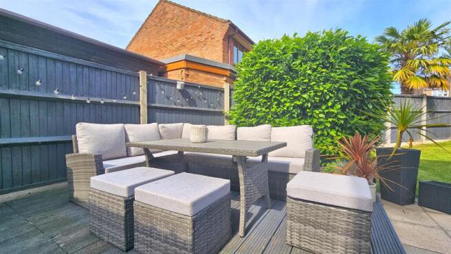 Garden/Seating Area