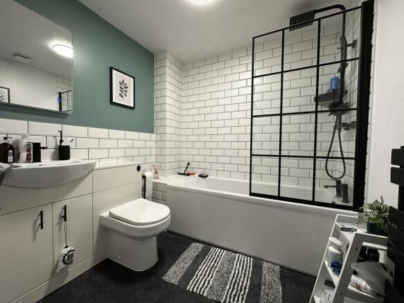 Bathroom.JPG