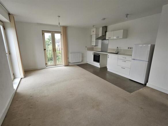 Lounge / Kitchen