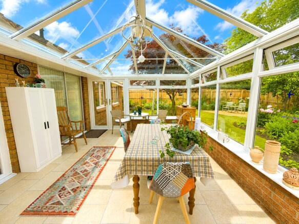 3 bed Bungalow for sale Image 10