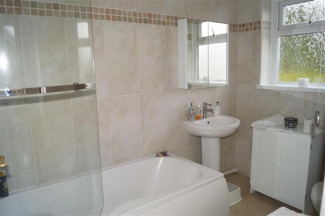Ground Floor Bathroo