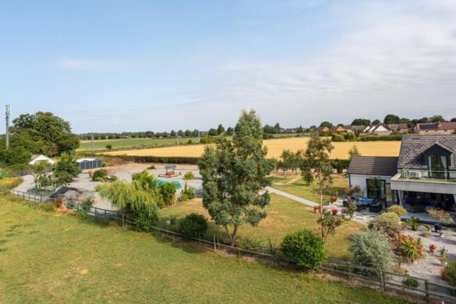 4 bed Detached for sale Image 4