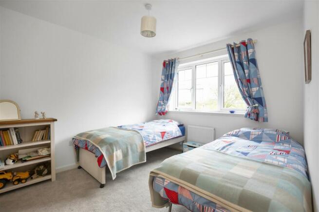 32 Wallace Crescent 21.jpg