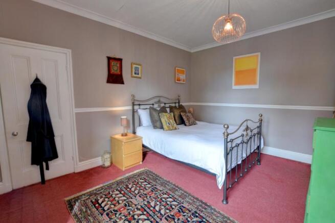 Bed 10.jpg