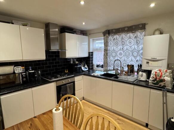 Earls Close, Bletchley, Milton Keynes photo 5