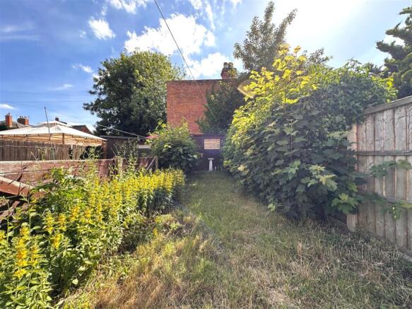 Large Rear Garden 456