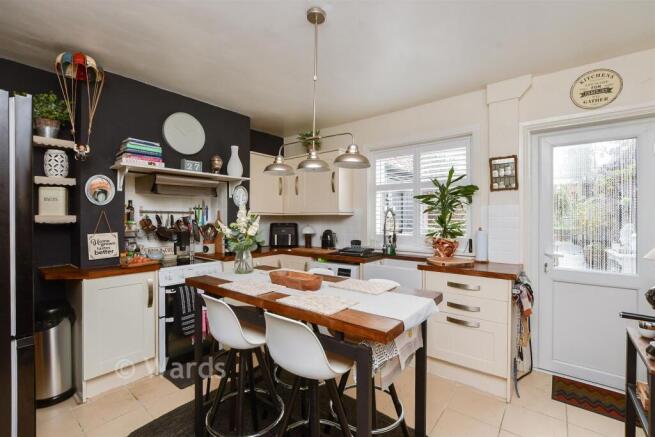 Kitchen/ Dining Area