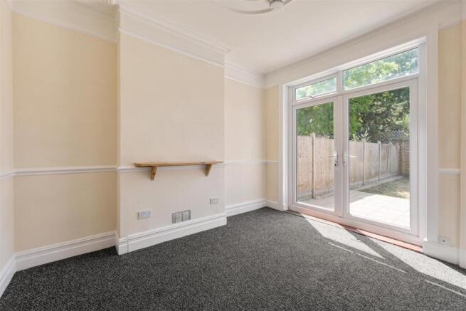 Hale End Road, E4