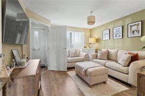8, Stewart Close, Haywards Heath RH16 4ZQ