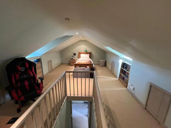 4 bed Terraced for sale Image 10