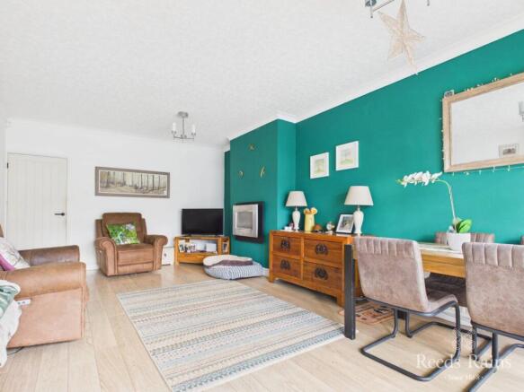3 bed Bungalow for sale Image 4