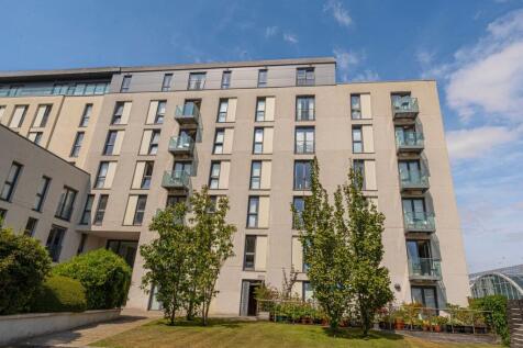 The Hayes, Cardiff, CF10