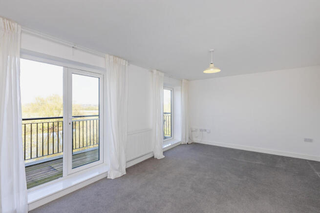 4 bed Link Detached House for sale Image 9